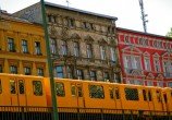 Até o trem combina com a paisagem