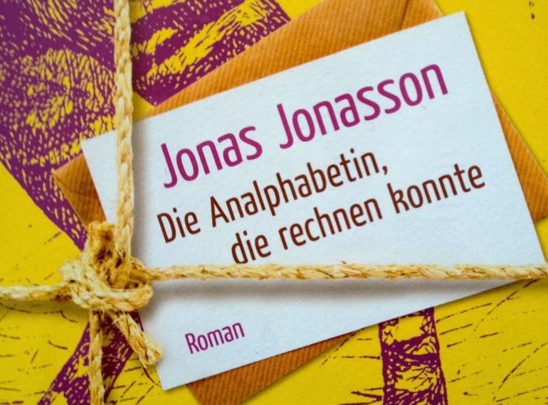 A imagem mostra uma parte da capa do livro "Die Analphabetin, die rechnen konnte", de Jonas Jonasson.
